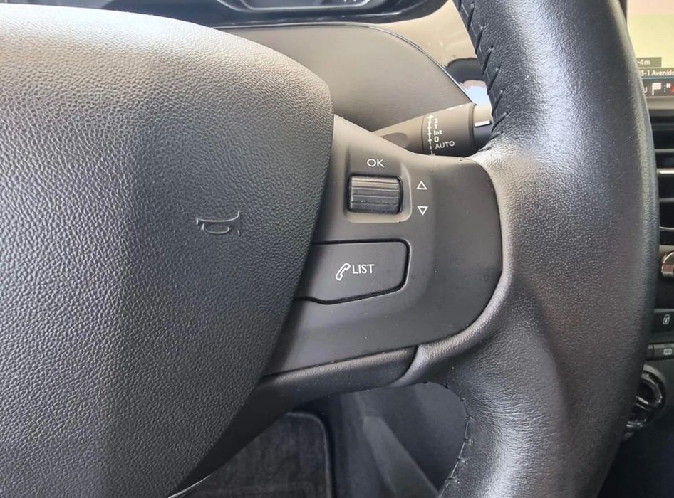 Peugeot 208 ano 2018