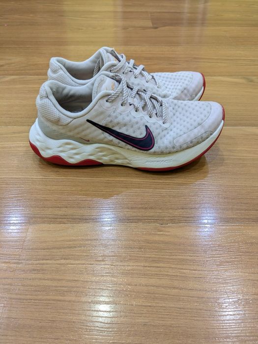 Кросівки жіночі Nike Renew Ride 3  (38-39 р)