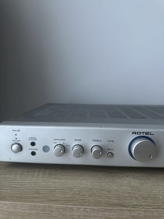 Wzmacniacz Rotel RA 06