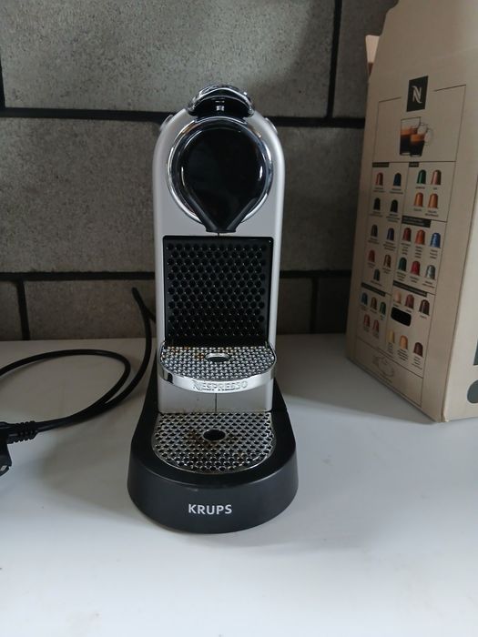 Кофеварка NESPRESSO капсульна