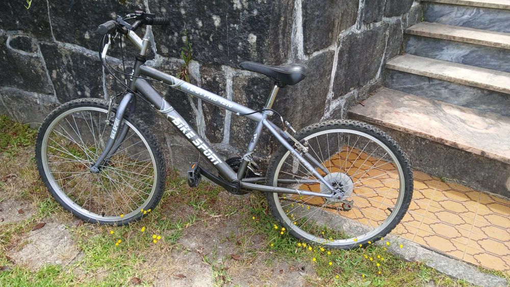 Bicicleta de criança para desocupar