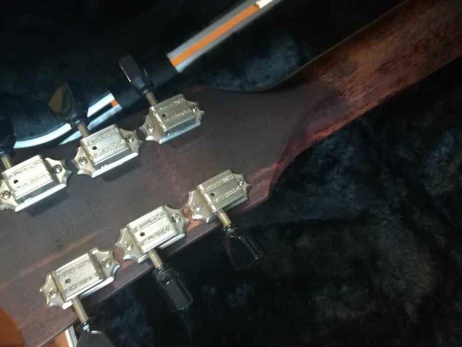 Guitarra Gibson SGJ Americana .