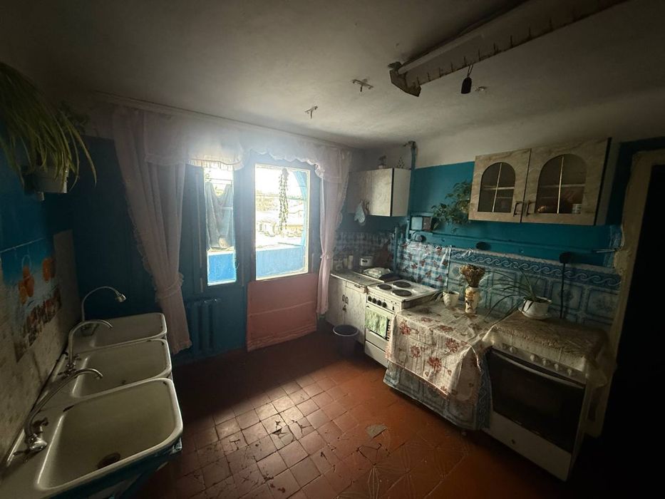 Продаж кімнати з ремонтом на Шевченка