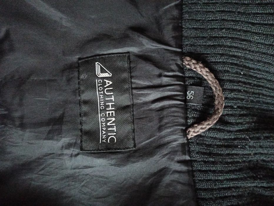 Krótki płaszcz Authentic rozm. XL
