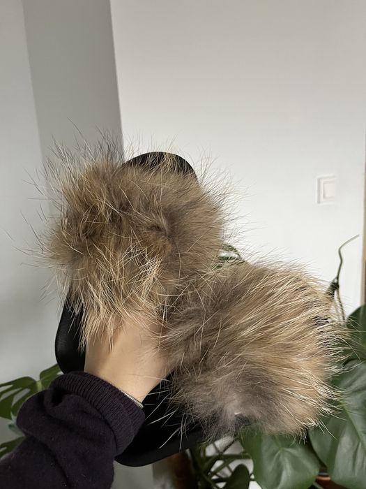 Mega puchate klapki futro naturalne jenot