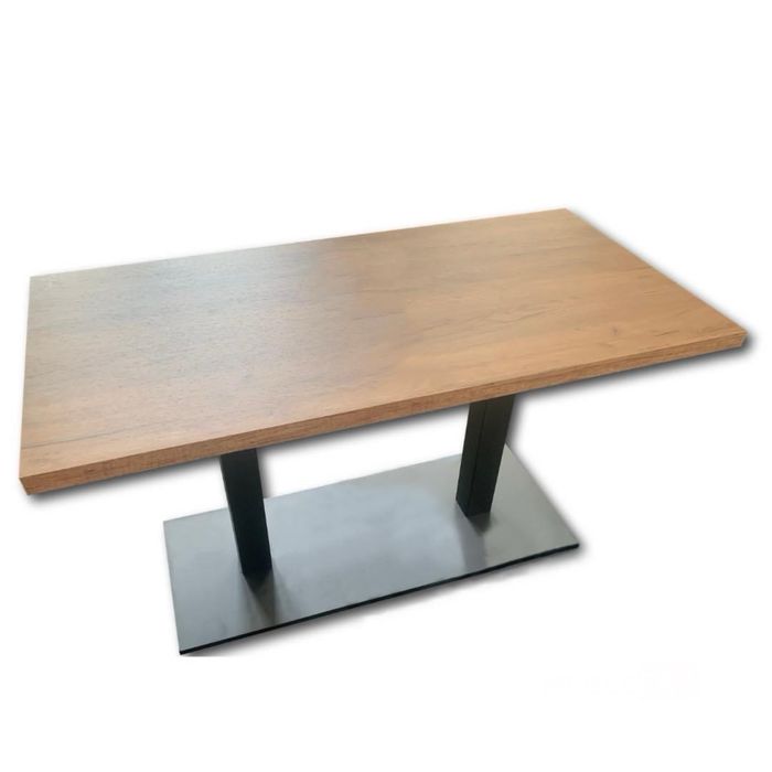 Stoliki restauracyjne loft na metalowej podstawie