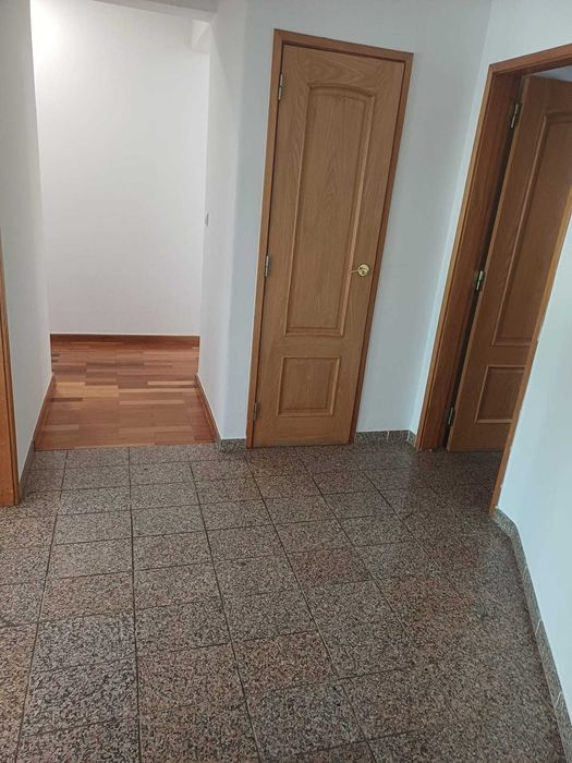 Arrenda-se T3 em Setúbal (Montalvão) com 125 m2