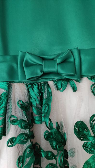 Продам випускне плаття на дівчинку