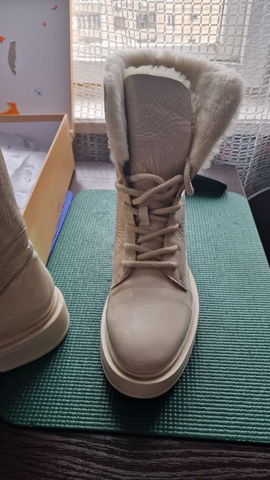 Зимние женские ботинки