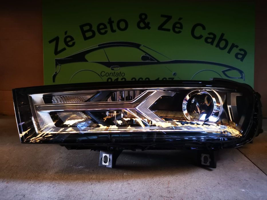 AUDI Q7 4M FAROL ESQ XENON LED - FF015