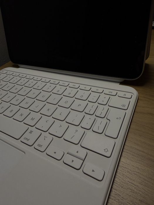 Apple iPad Magic Keyboard Folio