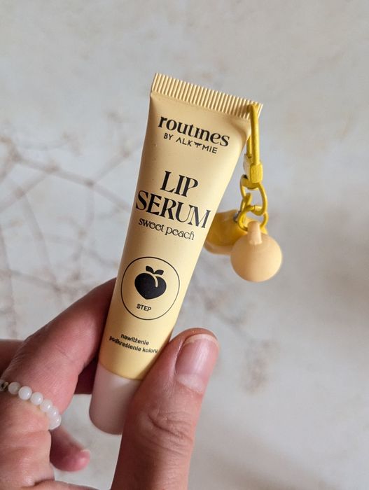 Nawilżające serum do ust brzoskwinia Routines by Alkmie