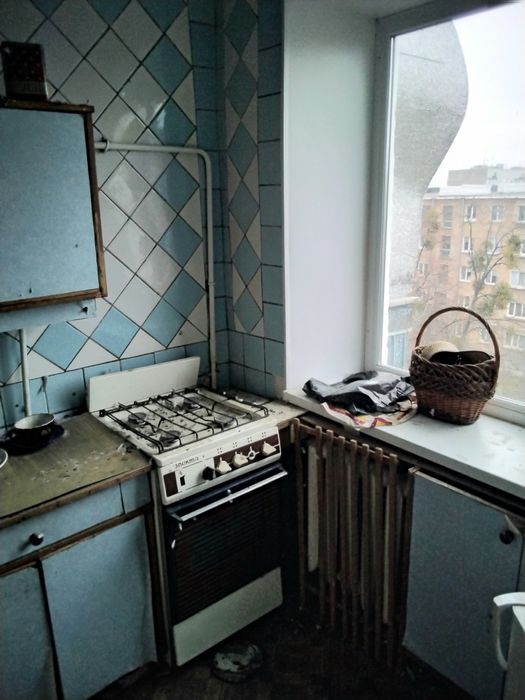 М.Холодная Гора, продам 2ух комн.кварт.,Залютино