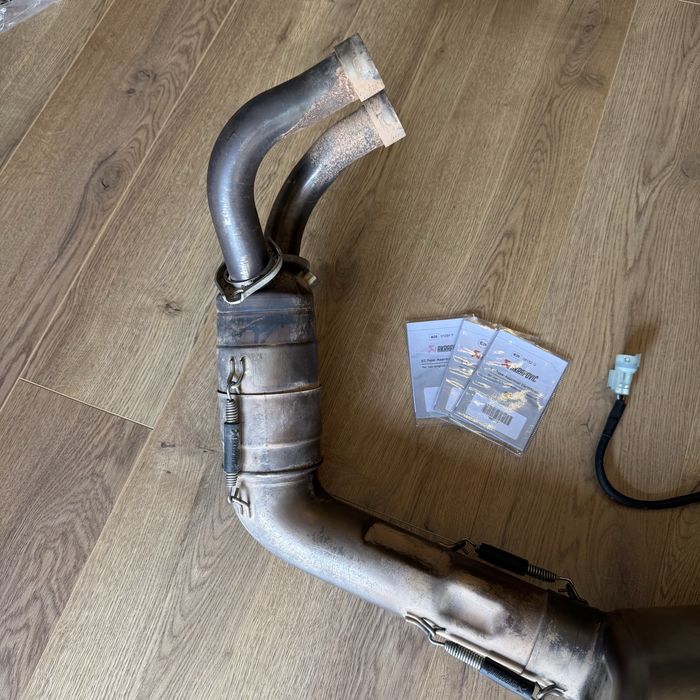 Escape Completo Akrapovic Titanium Carbono Tracer 7 MT07 XSR700 Euro5