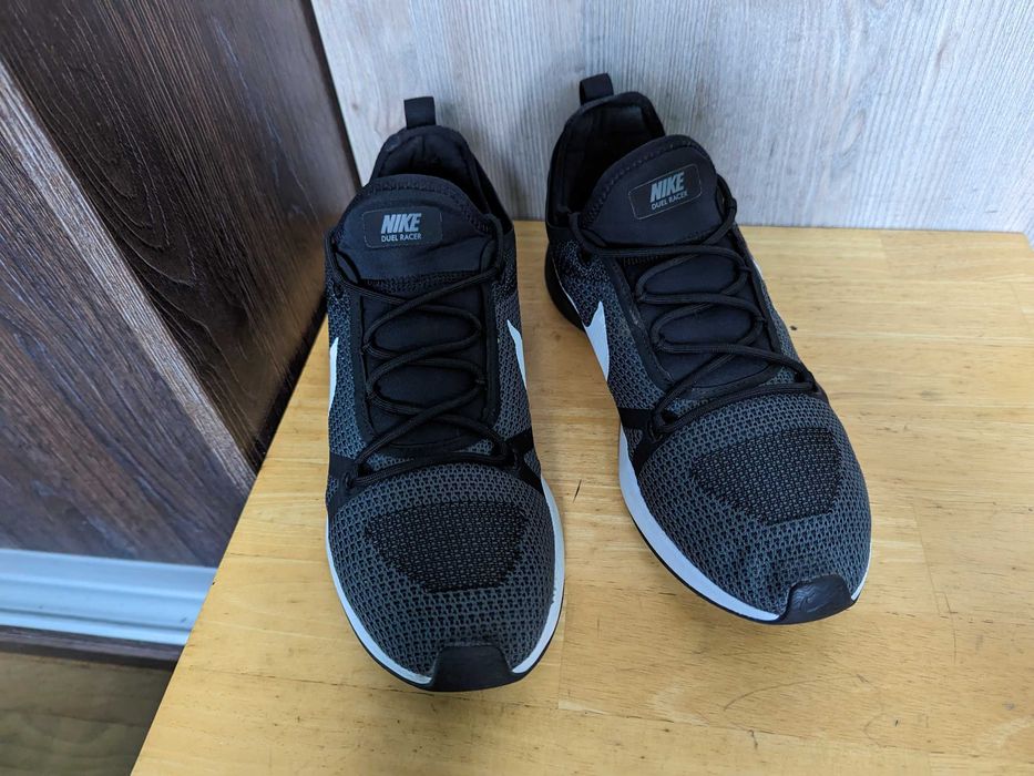 Nike Duel Racer - бігові кросівки