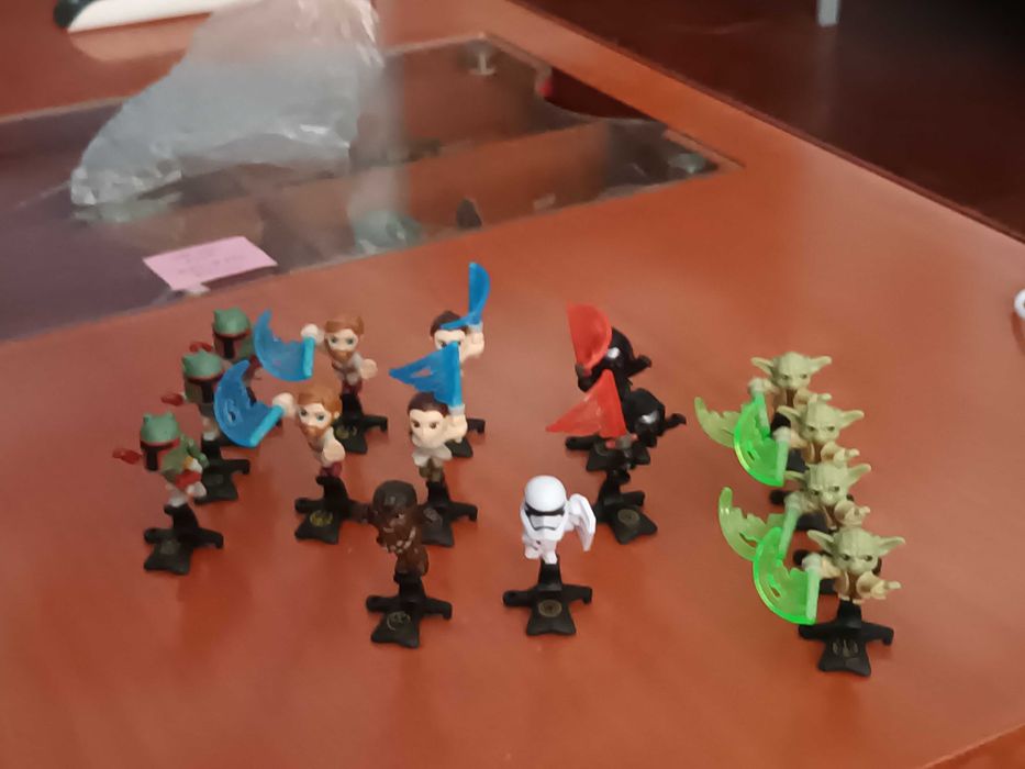 Kinder natoons 2023 e Harry Poter 2024 e Jurassik world funko pop