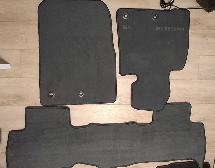 Оригінальні килимки для Toyota Land Cruiser 200 (2021)