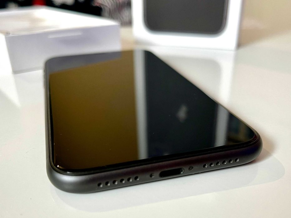 Apple iPhone 11 preto 64GB