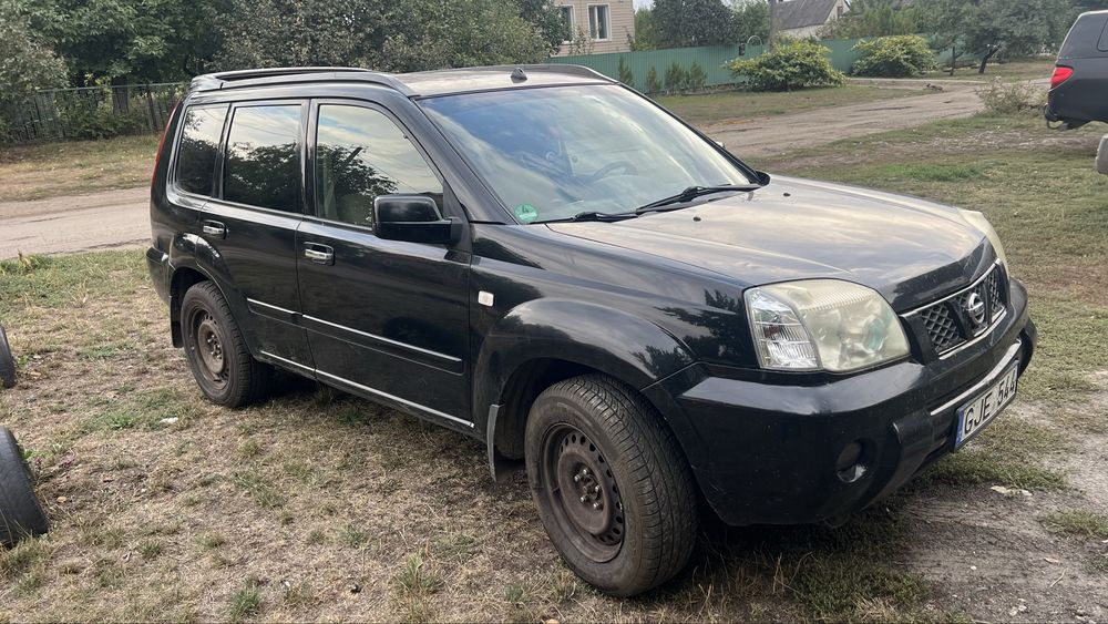 NISSAN X-TRAIL  2004 года