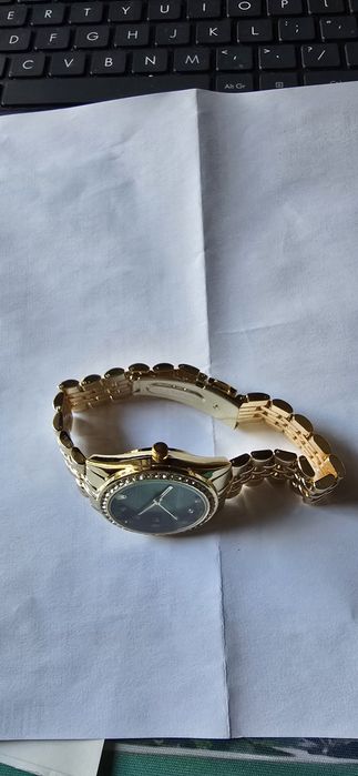 Zegarek damski z cyrkoniami