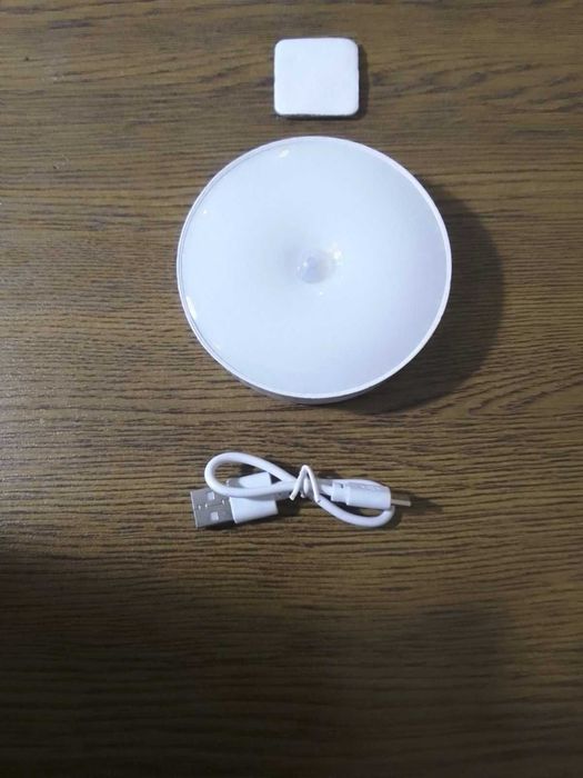 Светильник  аккумуляторный с датчиком  на движение