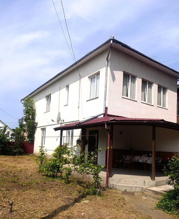 Будинок в центрі селища Солотвин під бізнес