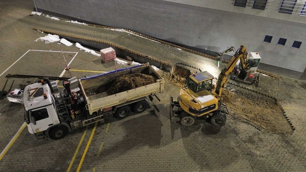 Prace ziemne, wykopy z wywozem, dowóz materiału, wykopy pod instalacje