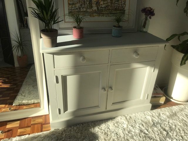 Vendo louceiro da "companhia Inglesa"