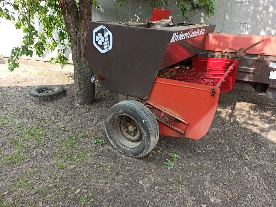 Прес підбирач Rivirre casalis