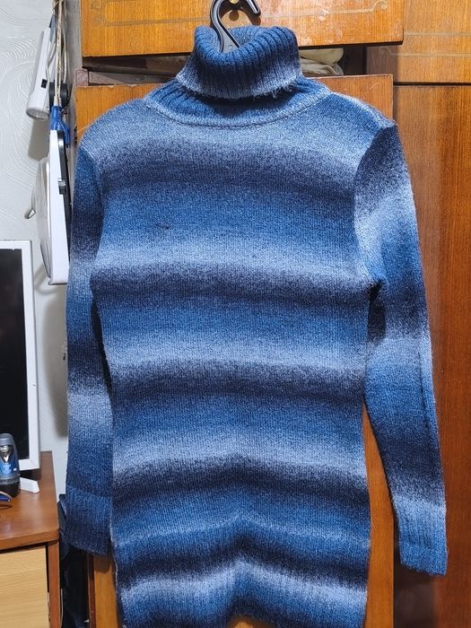 Теплый новый женский свитер