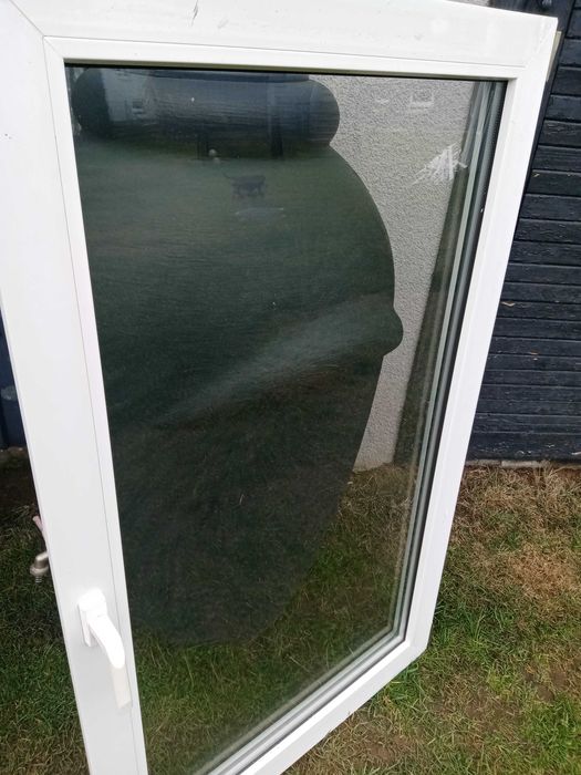 skrzydło okienne PVC białe lewe wymiar ok 82,5-85 x 132,5 cm bez ramy