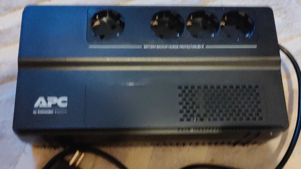 ДБЖ APC Easy UPS 800VA Schuko