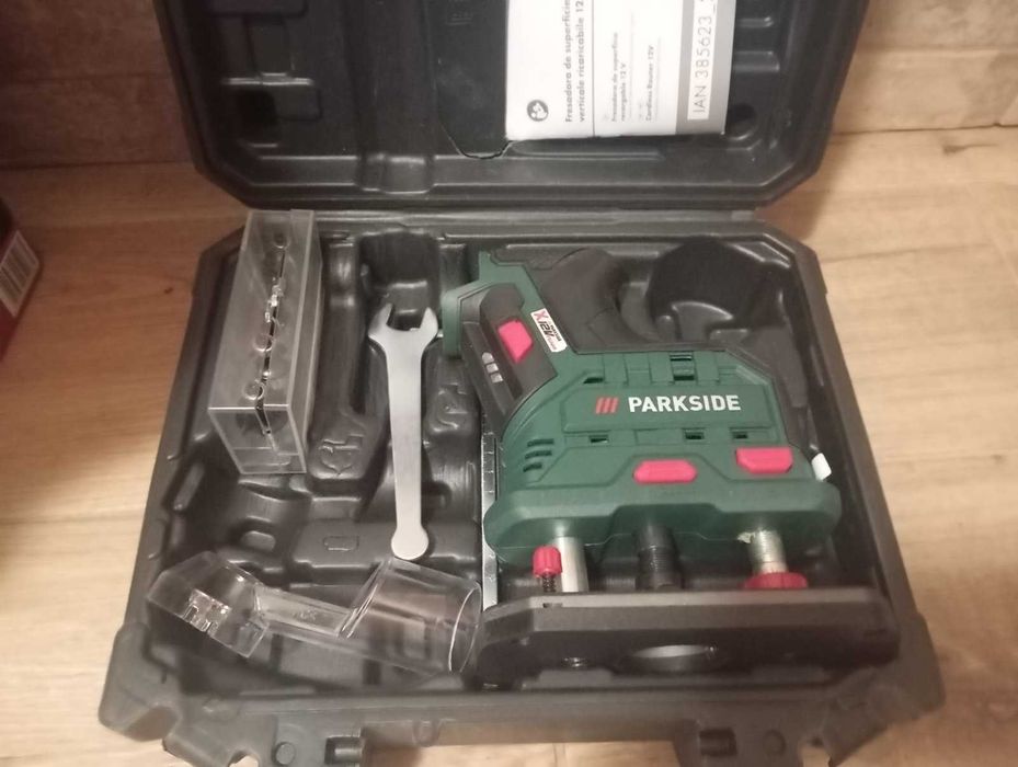 Інструмент Parkside некомпликтований.