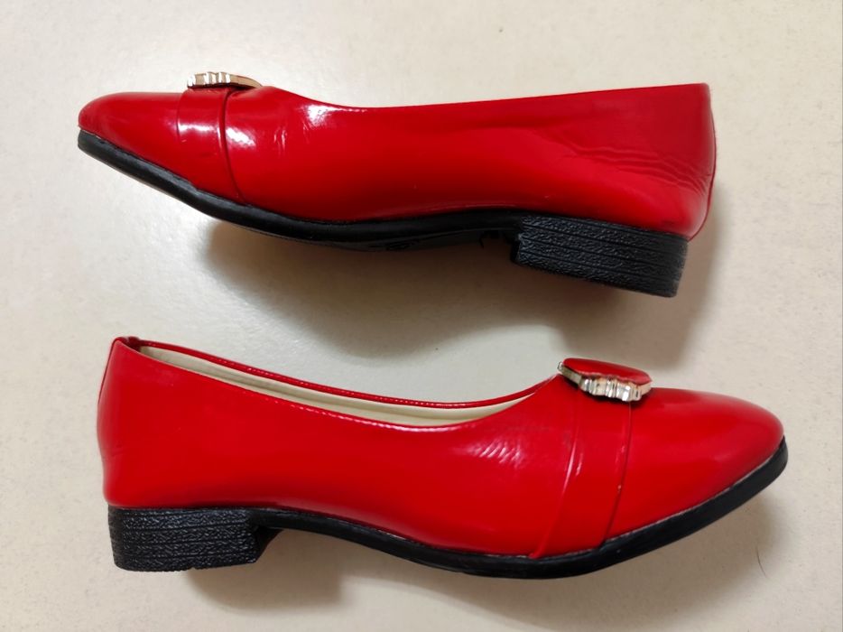 Sapatos vermelhos para Menina - Sreeleathers (Novos - Tam. 27)