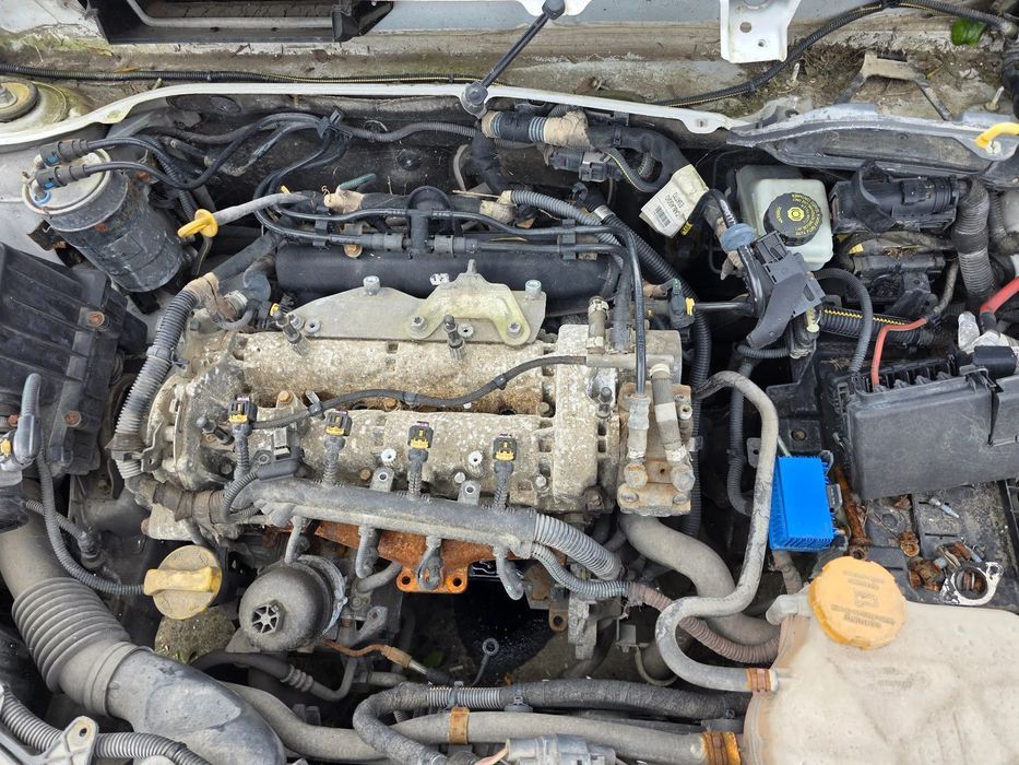 Opel Corsa D 1.3 Cdti para peças