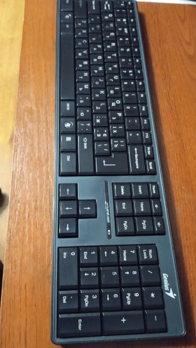 Безпровідна клавіатура Genius