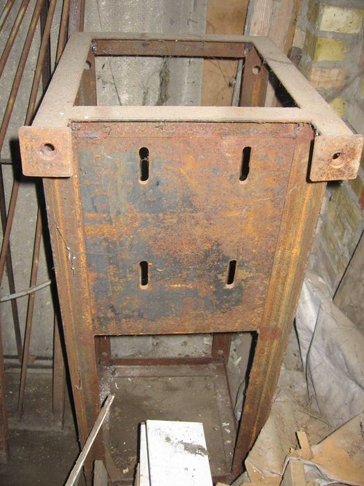 Циркулярка, станок деревообрабатывающий.