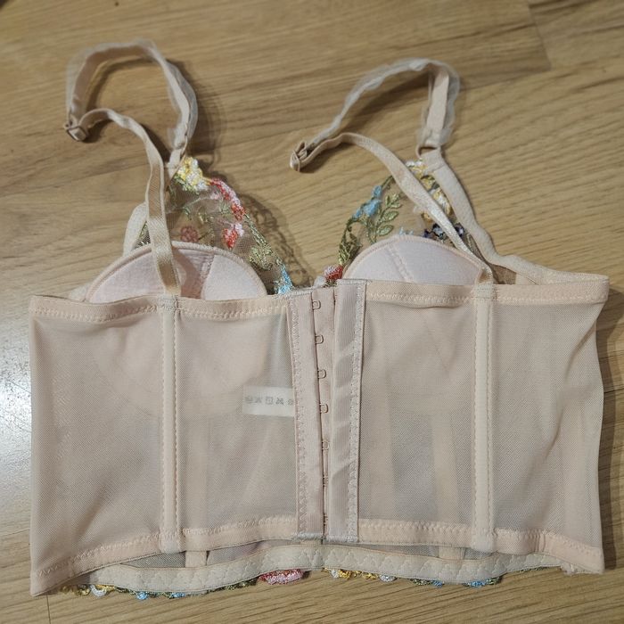 Śliczny nowy stanik rozm. S