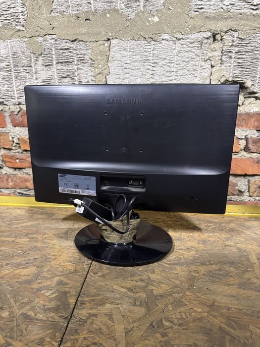 S19D300 Monitor Samsung 19 cali