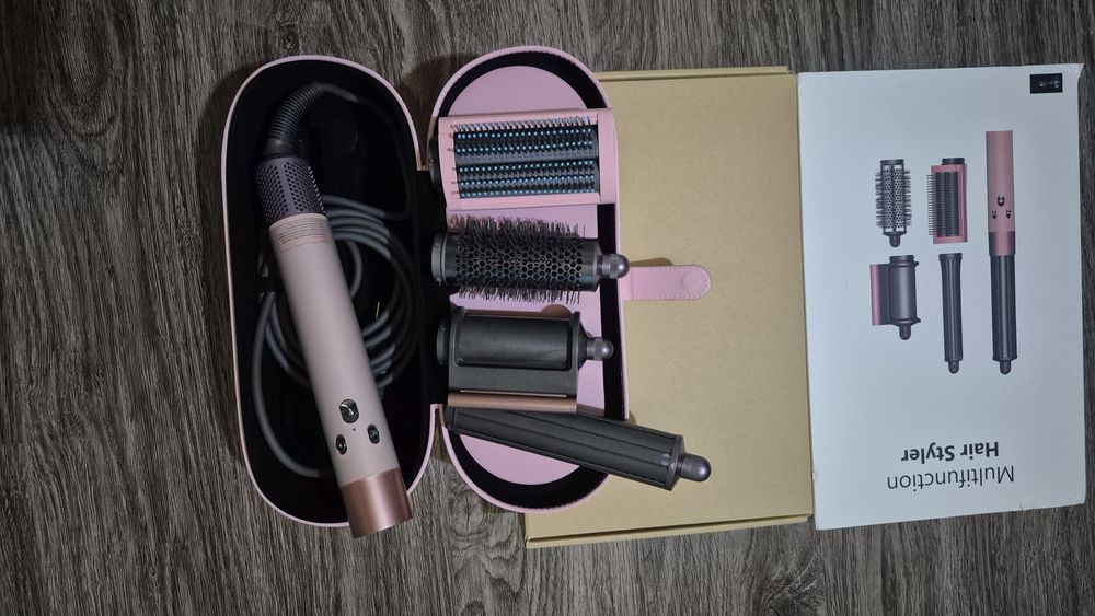 Мультистайлер типу Dayson HS08 в кейсі
