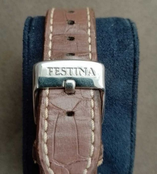 Вінтажний чоловічий годинник FESTINA F16136/1