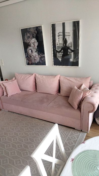 Piękna welurowa sofa. Styl Glamour
