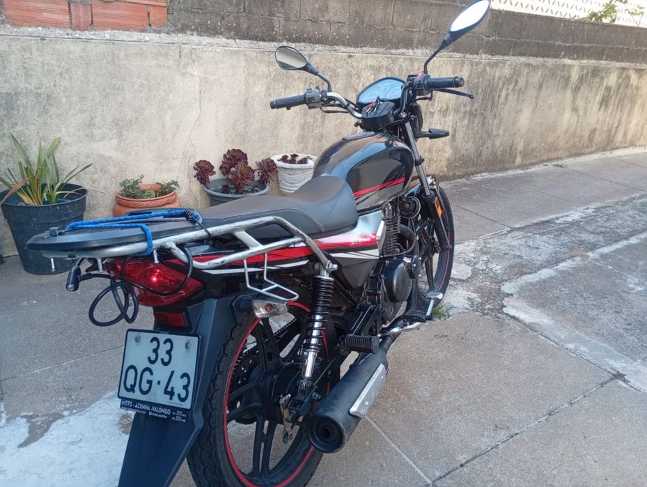 Moto keewei strike