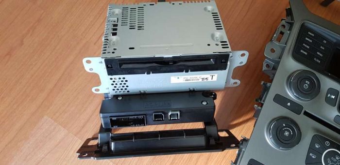 Autoradio e consola central Ford Explorer