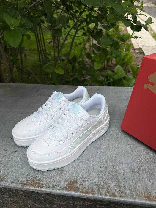 Жіночі кросівки Puma Court Lally Skye (р.38.5, 39)