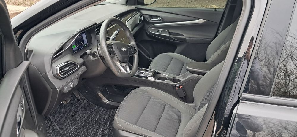 Продам Chevrolet Bolt EUV