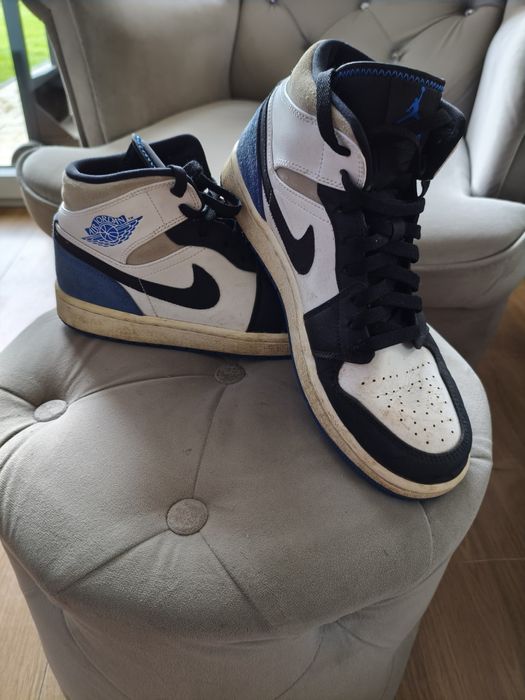 Nike Jordan 1 Mid SE rozm 42,5
Królewski Czarny Palec