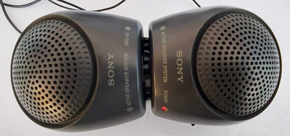 Mini Colunas Portáteis SONY (amplificadas com pilhas)