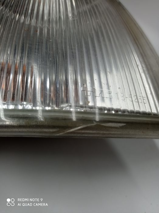 kierunkowskaz prawy volvo v90 97 rok TYC USZKODZONY