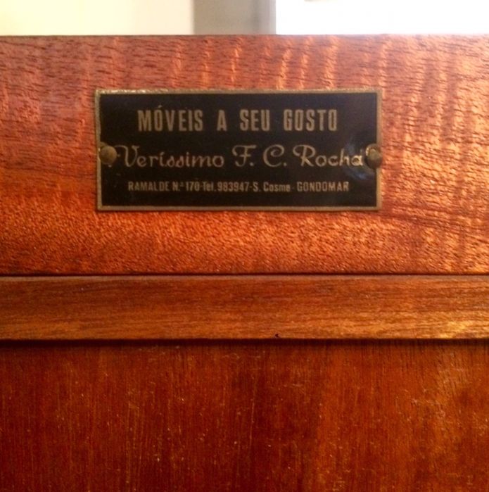 Móvel Bengaleiro . Armário em Castanho Maciço Antigo64285301640833124